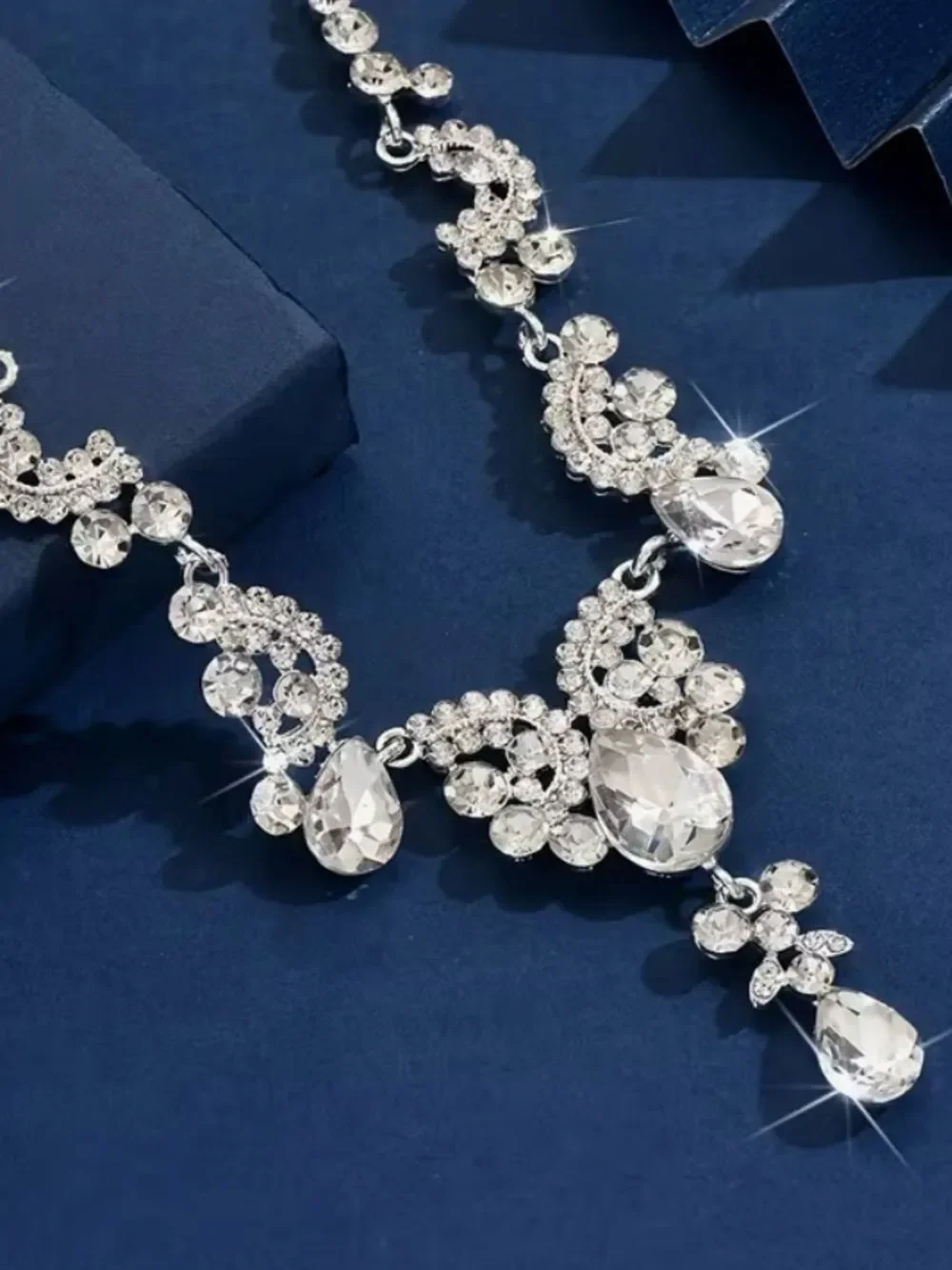 🔹 NEW Crystal Teardrop Stunning Statement Necklace 🔹